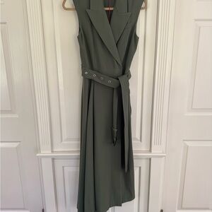 Alexander McQueen Green Sleeveless Sheath Dress